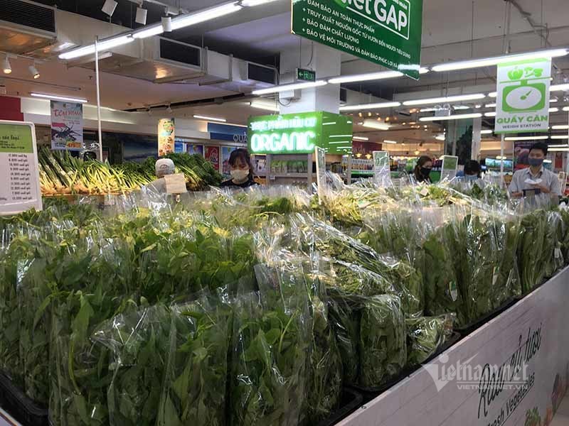 Ngày đầu cách ly, hàng la liệt ngoài chợ, chất đống trong siêu thị - 14 Ngày đầu cách ly, hàng la liệt ngoài chợ, chất đống trong siêu thị - 14