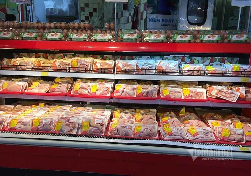 Ngày đầu cách ly, hàng la liệt ngoài chợ, chất đống trong siêu thị - 20 Ngày đầu cách ly, hàng la liệt ngoài chợ, chất đống trong siêu thị - 20
