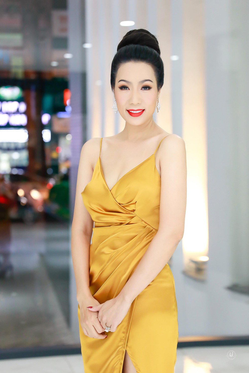 Trà My 'Thương nhớ ở ai' mỉa mai NSƯT Trịnh Kim Chi và loạt sao Việt lên tiếng xót thương cho Mai Phương - 2 Trà My 'Thương nhớ ở ai' mỉa mai NSƯT Trịnh Kim Chi và loạt sao Việt lên tiếng xót thương cho Mai Phương - 2