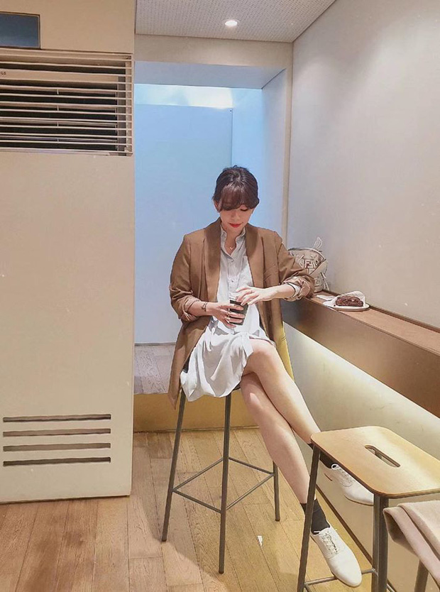 Ngọc Trinh bị chê kém duyên khi ngồi thử giày, các chị em chớ có mắc lỗi này khi mặc váy ngắn! - 11 Ngọc Trinh bị chê kém duyên khi ngồi thử giày, các chị em chớ có mắc lỗi này khi mặc váy ngắn! - 11