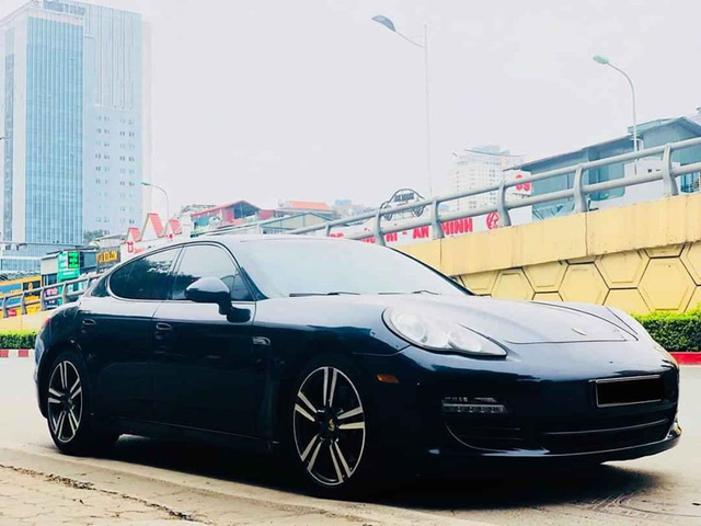 Tìm khách mùa Covid, Porsche Panamera 2011 xuống giá ngang tiền lăn bánh VinFast Lux A2.0 mới cứng Tìm khách mùa Covid, Porsche Panamera 2011 xuống giá ngang tiền lăn bánh VinFast Lux A2.0 mới cứng