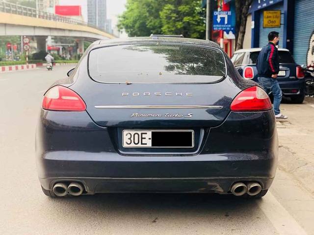 Tìm khách mùa Covid, Porsche Panamera 2011 xuống giá ngang tiền lăn bánh VinFast Lux A2.0 mới cứng - 1 Tìm khách mùa Covid, Porsche Panamera 2011 xuống giá ngang tiền lăn bánh VinFast Lux A2.0 mới cứng - 1