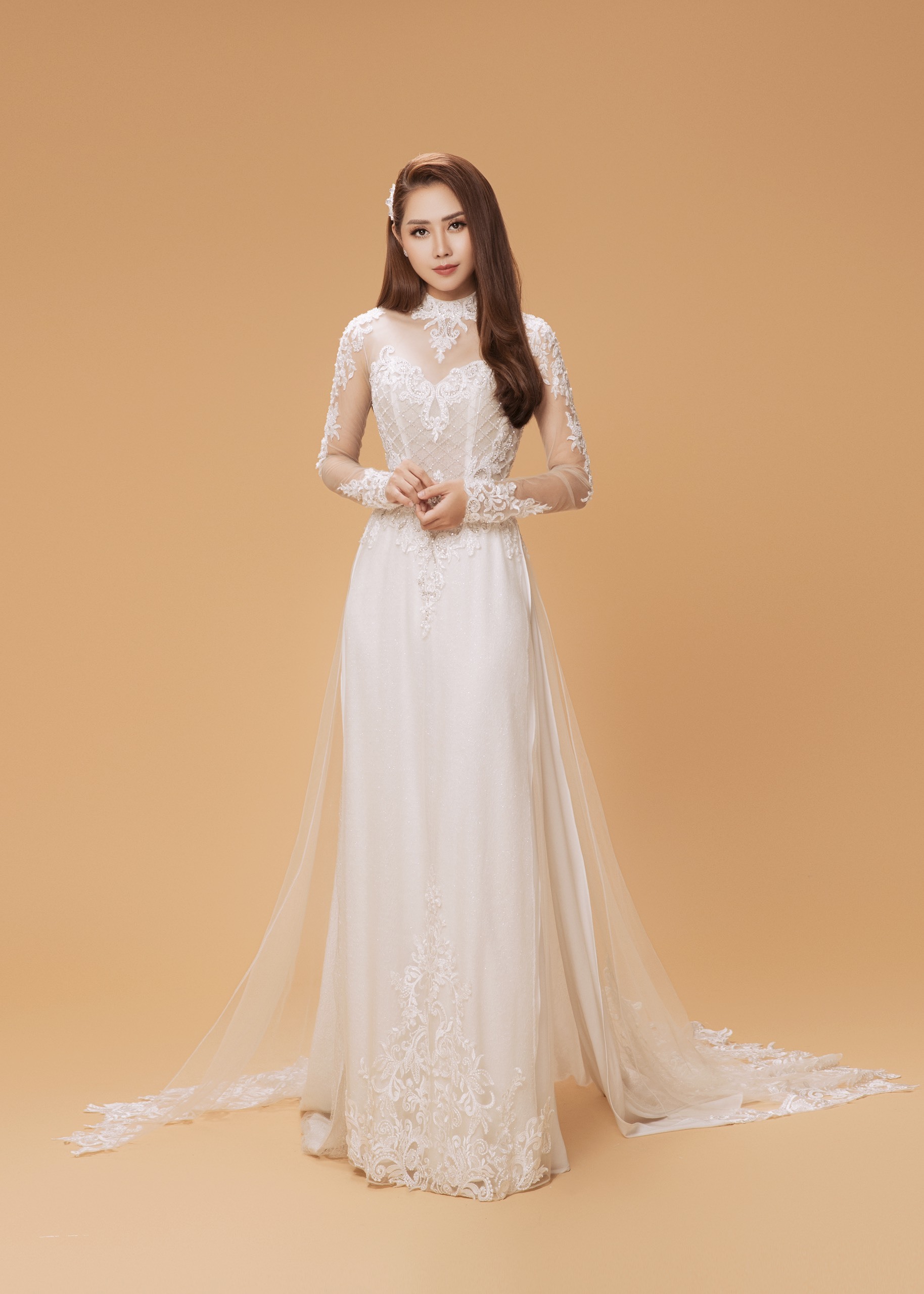 Tường Vi xinh đẹp, khoe sắc quyến rũ với áo dài - 10 Tường Vi xinh đẹp, khoe sắc quyến rũ với áo dài - 10