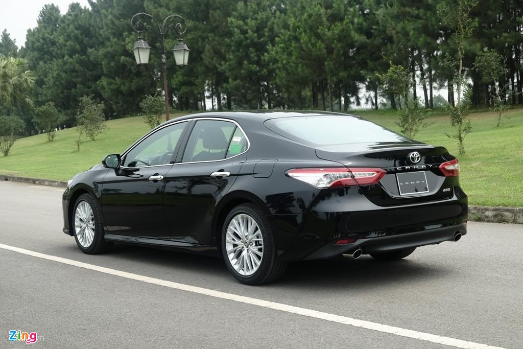 Toyota Camry 2.0G và Mazda6 Premium - cuộc chiến sedan D giá 1 tỷ đồng - 3 Toyota Camry 2.0G và Mazda6 Premium - cuộc chiến sedan D giá 1 tỷ đồng - 3