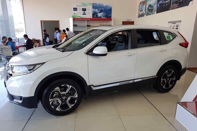 Honda CR-V giảm sốc 130 triệu tại đại lý, giá cao nhất không đến 1 tỷ đồng, làm khó Mazda CX-5 - 1 Honda CR-V giảm sốc 130 triệu tại đại lý, giá cao nhất không đến 1 tỷ đồng, làm khó Mazda CX-5 - 1