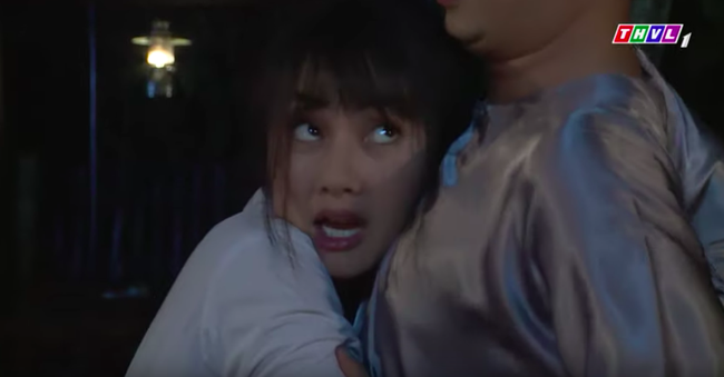 Luật trời tập 6: Hết cởi cúc áo lao vào ngực chồng em gái, Trang lại vén quần lên để quyến rũ mà vẫn chẳng xong - 6 Luật trời tập 6: Hết cởi cúc áo lao vào ngực chồng em gái, Trang lại vén quần lên để quyến rũ mà vẫn chẳng xong - 6