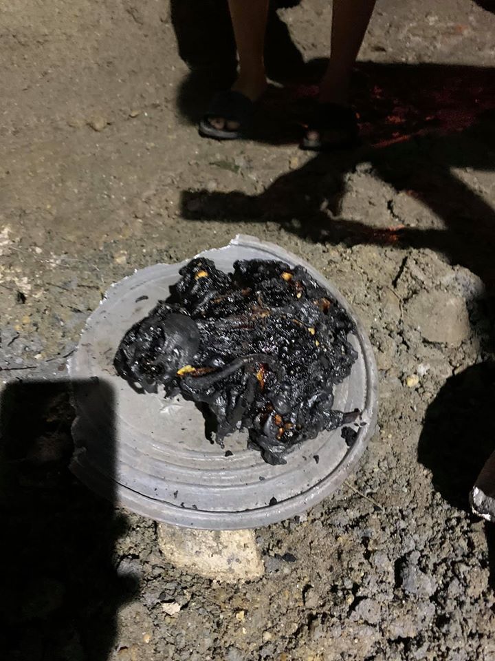 Về quê làm món 'gà bóng đêm' đang siêu hot, thanh niên khóc ròng khi gà biến thành than, còn đi tong cái nồi nhôm yêu quý của mẹ! - 1 Về quê làm món 'gà bóng đêm' đang siêu hot, thanh niên khóc ròng khi gà biến thành than, còn đi tong cái nồi nhôm yêu quý của mẹ! - 1