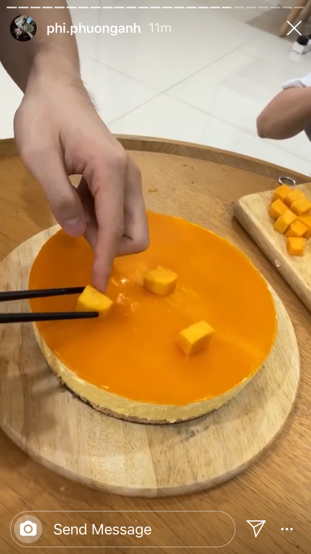 Hội bạn thân Phí Phương Anh rủ nhau làm bánh ăn lúc 2h sáng: Tầm này, ai cũng béo lên nhưng kệ thôi ăn ngon mới đã - 6 Hội bạn thân Phí Phương Anh rủ nhau làm bánh ăn lúc 2h sáng: Tầm này, ai cũng béo lên nhưng kệ thôi ăn ngon mới đã - 6
