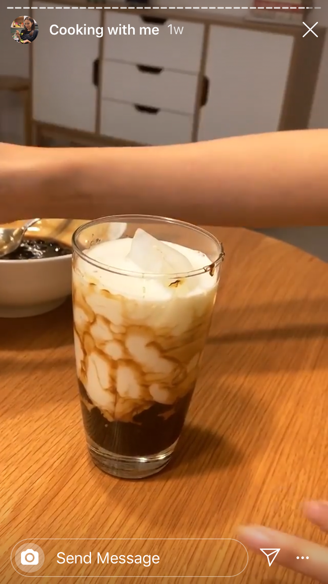 Hội bạn thân Phí Phương Anh rủ nhau làm bánh ăn lúc 2h sáng: Tầm này, ai cũng béo lên nhưng kệ thôi ăn ngon mới đã - 12 Hội bạn thân Phí Phương Anh rủ nhau làm bánh ăn lúc 2h sáng: Tầm này, ai cũng béo lên nhưng kệ thôi ăn ngon mới đã - 12