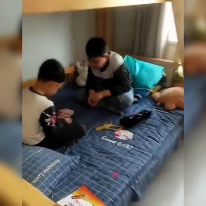Nhờ tấm ga trải giường mẹ mới mua, hai cậu con trai không còn thiết tha gì điện thoại khi nghỉ học vì Covid-19 Nhờ tấm ga trải giường mẹ mới mua, hai cậu con trai không còn thiết tha gì điện thoại khi nghỉ học vì Covid-19