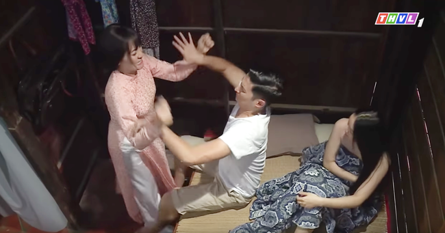 Phim 'Luật trời' bị chê phi lý, lồng tiếng cho nữ hoàng phim xưa - Quỳnh Lam nhận gạch đá vì quá giả tạo - 2 Phim 'Luật trời' bị chê phi lý, lồng tiếng cho nữ hoàng phim xưa - Quỳnh Lam nhận gạch đá vì quá giả tạo - 2