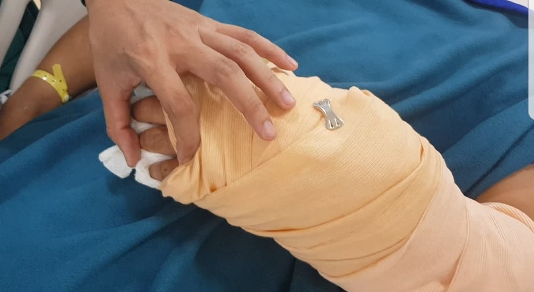 Lộ diện nhóm nghi can chém lìa tay người đàn ông lái ôtô - 1 Lộ diện nhóm nghi can chém lìa tay người đàn ông lái ôtô - 1