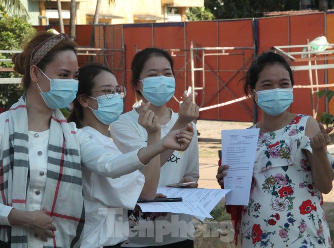 Rời nơi cách ly, cô gái Hàn Quốc nói ‘em lỡ yêu chú bộ đội mất rồi’ - 7 Rời nơi cách ly, cô gái Hàn Quốc nói ‘em lỡ yêu chú bộ đội mất rồi’ - 7