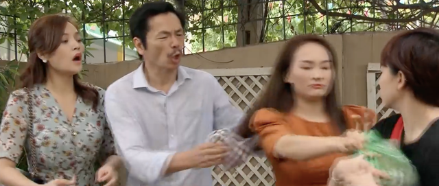Những ngày không quên - Tập 1: Thư tức giận vì bố Sơn mua đồ tích trữ ở cửa hàng nhà cô Xuyến - 1 Những ngày không quên - Tập 1: Thư tức giận vì bố Sơn mua đồ tích trữ ở cửa hàng nhà cô Xuyến - 1