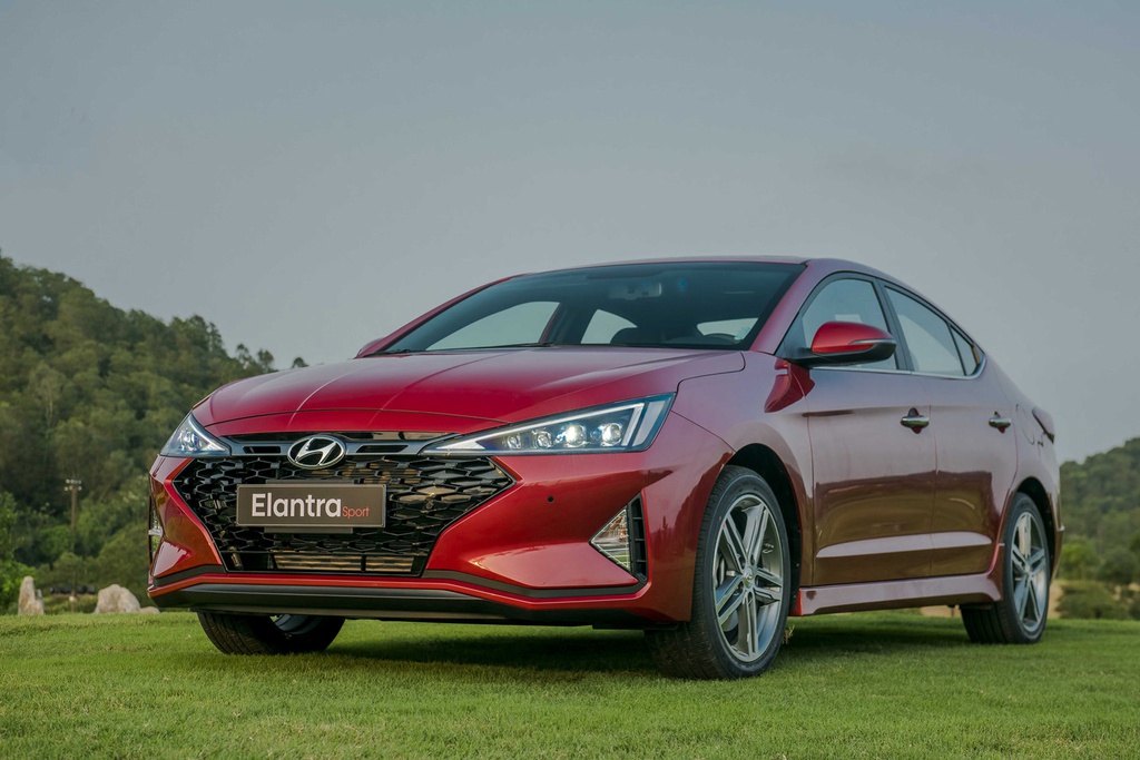 Mazda3 1.5L Luxury và Hyundai Elantra 1.6T - 750 triệu chọn xe nào? - 2 Mazda3 1.5L Luxury và Hyundai Elantra 1.6T - 750 triệu chọn xe nào? - 2