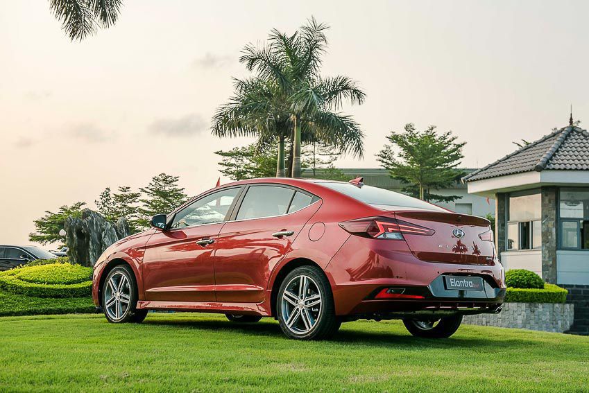Mazda3 1.5L Luxury và Hyundai Elantra 1.6T - 750 triệu chọn xe nào? - 6 Mazda3 1.5L Luxury và Hyundai Elantra 1.6T - 750 triệu chọn xe nào? - 6