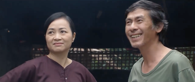 Những ngày không quên tập 1: Cô Xuyến mồi chài cả nhà ông Sơn mua đồ tích trữ liền bị dạy cho 1 bài học! - 2 Những ngày không quên tập 1: Cô Xuyến mồi chài cả nhà ông Sơn mua đồ tích trữ liền bị dạy cho 1 bài học! - 2