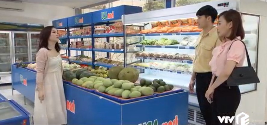 Những ngày không quên tập 1: Cô Xuyến mồi chài cả nhà ông Sơn mua đồ tích trữ liền bị dạy cho 1 bài học! - 9 Những ngày không quên tập 1: Cô Xuyến mồi chài cả nhà ông Sơn mua đồ tích trữ liền bị dạy cho 1 bài học! - 9