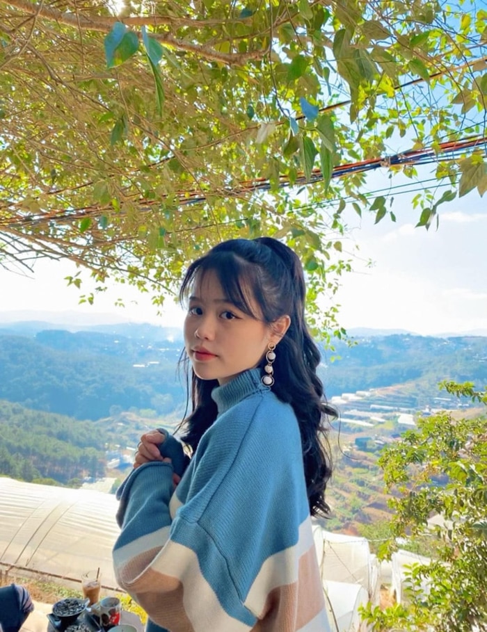 'Bạn gái tin đồn mới' đăng đàn đầy ẩn ý giữa lùm xùm người thứ ba chen chân vào mối quan hệ Quang Hải - Nhật Lê - 4 'Bạn gái tin đồn mới' đăng đàn đầy ẩn ý giữa lùm xùm người thứ ba chen chân vào mối quan hệ Quang Hải - Nhật Lê - 4