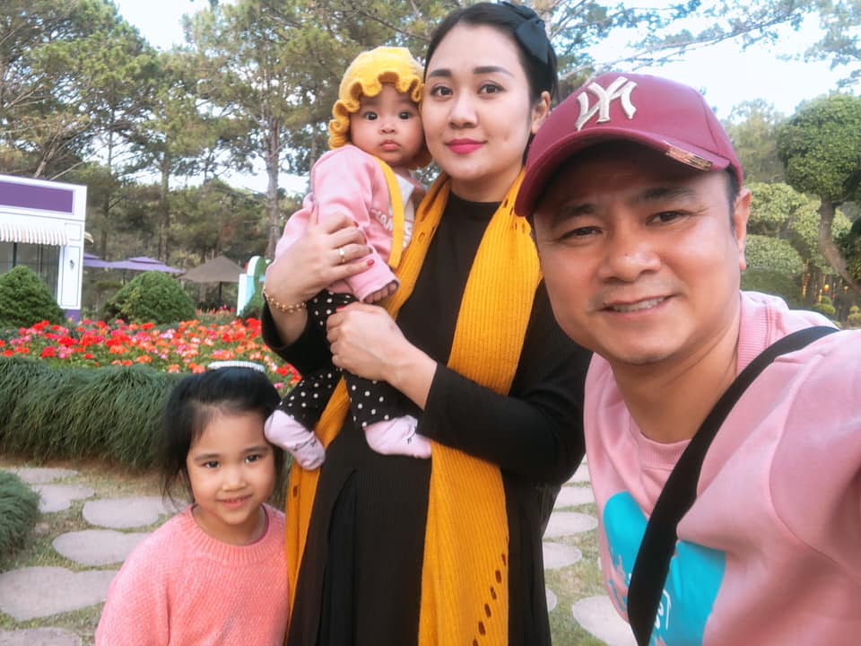 NSND Tự Long: 'Đừng để phụ nữ xen vào chuyện tiền bạc nhé, rách việc lắm' - 2 NSND Tự Long: 'Đừng để phụ nữ xen vào chuyện tiền bạc nhé, rách việc lắm' - 2
