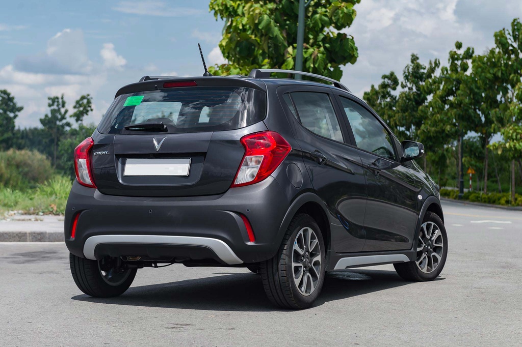 VinFast Fadil và Hyundai Grand i10 - chọn giá tốt hay trang bị nhiều? - 4 VinFast Fadil và Hyundai Grand i10 - chọn giá tốt hay trang bị nhiều? - 4