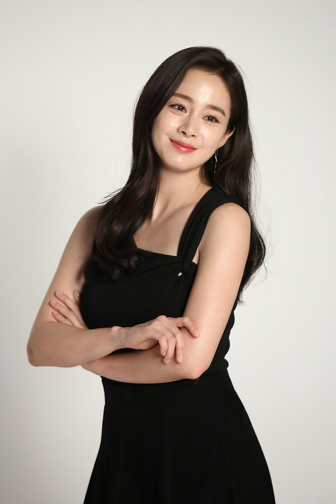 BXH 20 nữ diễn viên Hàn đẹp nhất mọi thời đại: Top 3 gây tranh cãi, vị trí Song Hye Kyo, Son Ye Jin và các nữ thần quá khó hiểu - 16 BXH 20 nữ diễn viên Hàn đẹp nhất mọi thời đại: Top 3 gây tranh cãi, vị trí Song Hye Kyo, Son Ye Jin và các nữ thần quá khó hiểu - 16