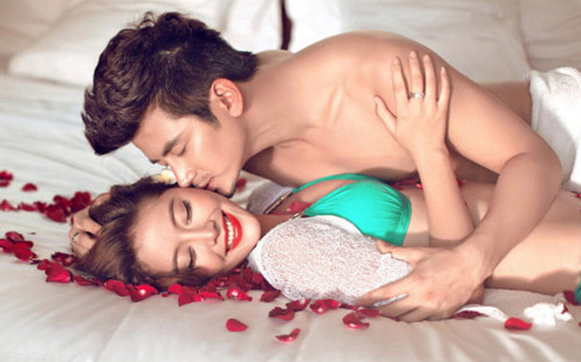 Nghe các cặp đôi chia sẻ mới biết chất xúc tác 'thần thánh' mà nhiều người lầm tưởng sẽ giúp chuyện ấy thăng hoa Nghe các cặp đôi chia sẻ mới biết chất xúc tác 'thần thánh' mà nhiều người lầm tưởng sẽ giúp chuyện ấy thăng hoa