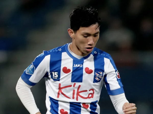 Hà Nội FC 'sốt ruột' chờ Heerenveen chốt tương lai Đoàn Văn Hậu - 1