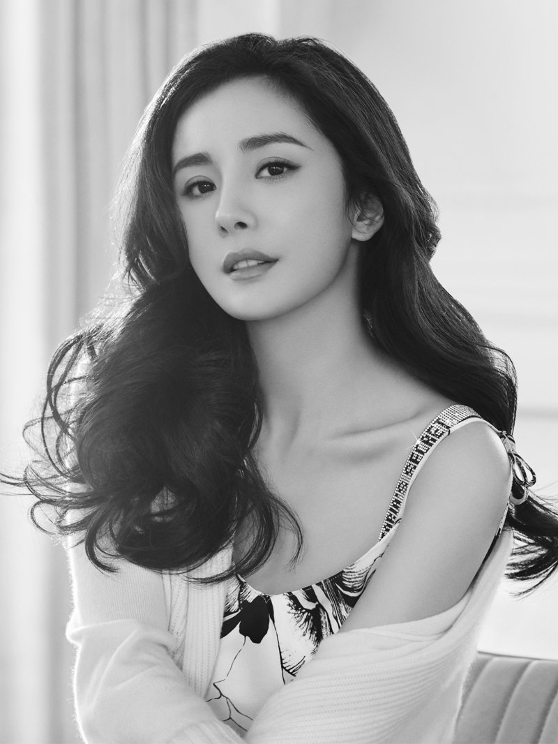 Dương Mịch tung ảnh gợi cảm khi trở thành gương mặt cho Victoria's Secret - 1 Dương Mịch tung ảnh gợi cảm khi trở thành gương mặt cho Victoria's Secret - 1