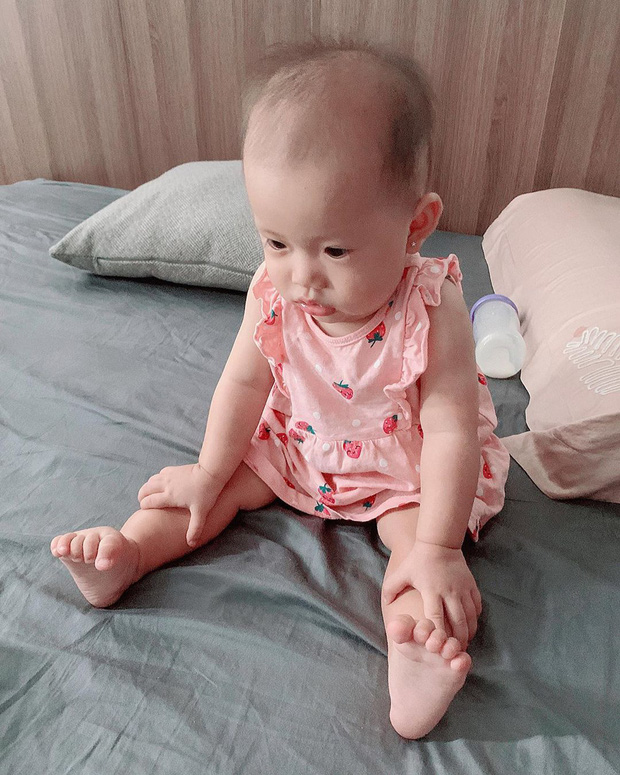 Loạt biểu cảm đưa con gái của JustaTee - Trâm Anh lên hàng hội trưởng meme, độ 'mặn' đảm bảo dẫn đầu gia đình - 13 Loạt biểu cảm đưa con gái của JustaTee - Trâm Anh lên hàng hội trưởng meme, độ 'mặn' đảm bảo dẫn đầu gia đình - 13