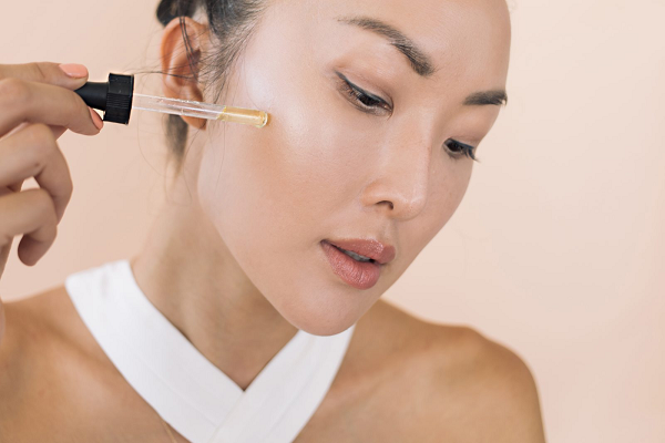 Những điều cần biết về Retinol - 'thần dược' của làn da nhiều khuyết điểm - 1 Những điều cần biết về Retinol - 'thần dược' của làn da nhiều khuyết điểm - 1