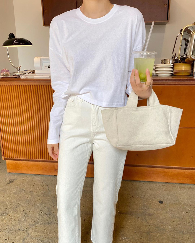 Dành cho hội ngại mix đồ: 4 kiểu áo đơn giản nhưng diện cùng quần jeans xinh đừng hỏi, mặc đẹp chẳng cần cao siêu là đây - 6 Dành cho hội ngại mix đồ: 4 kiểu áo đơn giản nhưng diện cùng quần jeans xinh đừng hỏi, mặc đẹp chẳng cần cao siêu là đây - 6