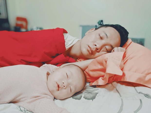 Loạt biểu cảm đưa con gái của JustaTee - Trâm Anh lên hàng hội trưởng meme, độ 'mặn' đảm bảo dẫn đầu gia đình - 14 Loạt biểu cảm đưa con gái của JustaTee - Trâm Anh lên hàng hội trưởng meme, độ 'mặn' đảm bảo dẫn đầu gia đình - 14