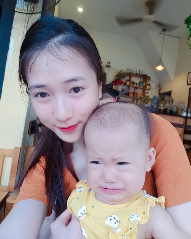 Loạt biểu cảm đưa con gái của JustaTee - Trâm Anh lên hàng hội trưởng meme, độ 'mặn' đảm bảo dẫn đầu gia đình - 9 Loạt biểu cảm đưa con gái của JustaTee - Trâm Anh lên hàng hội trưởng meme, độ 'mặn' đảm bảo dẫn đầu gia đình - 9