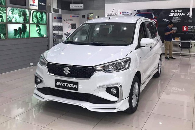 Thiếu xe mới nhưng thừa hàng tồn, Suzuki Ertiga giảm giá kỷ lục, rẻ hơn Mitsubishi Xpander cả trăm triệu đồng Thiếu xe mới nhưng thừa hàng tồn, Suzuki Ertiga giảm giá kỷ lục, rẻ hơn Mitsubishi Xpander cả trăm triệu đồng