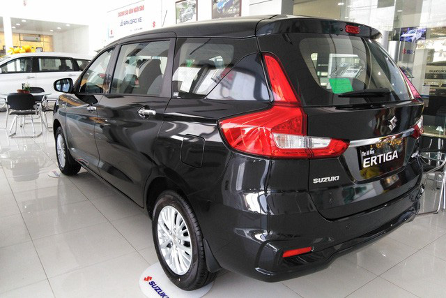 Thiếu xe mới nhưng thừa hàng tồn, Suzuki Ertiga giảm giá kỷ lục, rẻ hơn Mitsubishi Xpander cả trăm triệu đồng - 1 Thiếu xe mới nhưng thừa hàng tồn, Suzuki Ertiga giảm giá kỷ lục, rẻ hơn Mitsubishi Xpander cả trăm triệu đồng - 1
