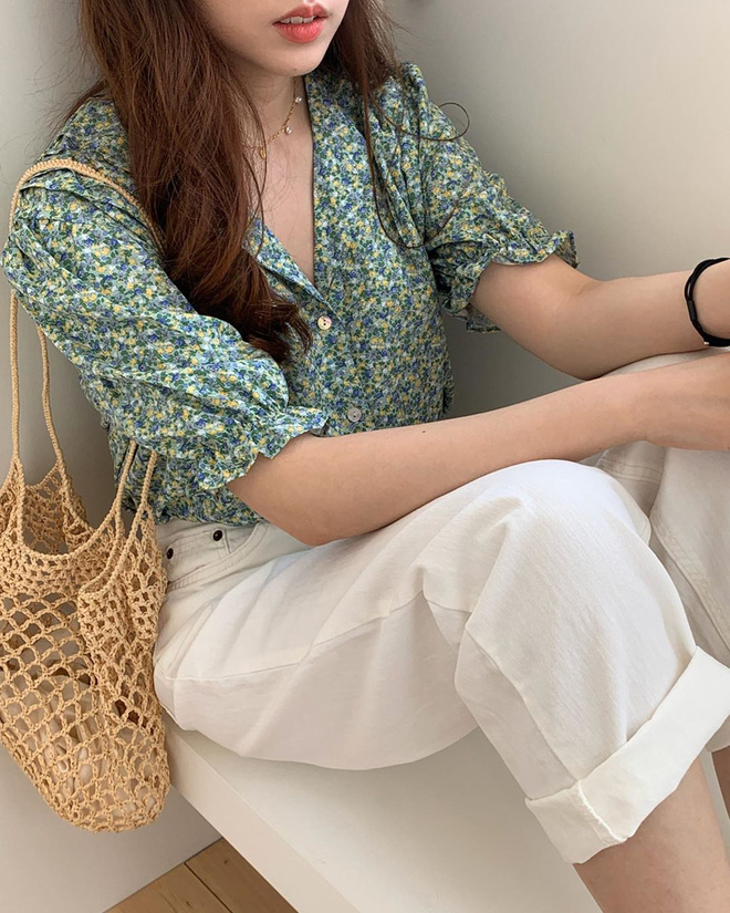 Diện jeans trắng không những mát mắt mà còn thời thượng hết cỡ nếu bạn học 4 chiêu mix đồ hay ho từ gái Hàn - 4 Diện jeans trắng không những mát mắt mà còn thời thượng hết cỡ nếu bạn học 4 chiêu mix đồ hay ho từ gái Hàn - 4