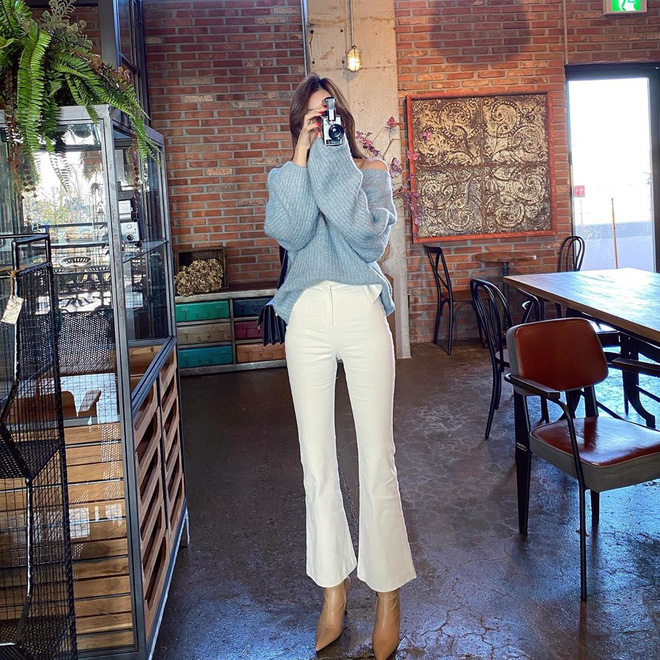 Diện jeans trắng không những mát mắt mà còn thời thượng hết cỡ nếu bạn học 4 chiêu mix đồ hay ho từ gái Hàn - 1 Diện jeans trắng không những mát mắt mà còn thời thượng hết cỡ nếu bạn học 4 chiêu mix đồ hay ho từ gái Hàn - 1