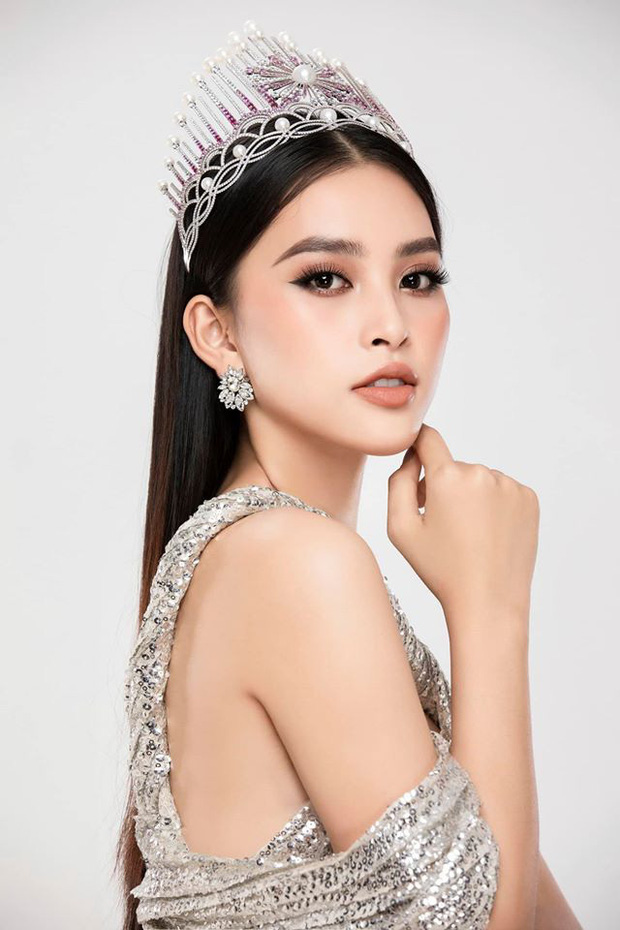 Tiểu Vy bất ngờ gây tranh cãi khi ứng xử thiếu tinh tế, phát biểu ấp úng tại họp báo Hoa hậu Việt Nam 2020 - 1 Tiểu Vy bất ngờ gây tranh cãi khi ứng xử thiếu tinh tế, phát biểu ấp úng tại họp báo Hoa hậu Việt Nam 2020 - 1