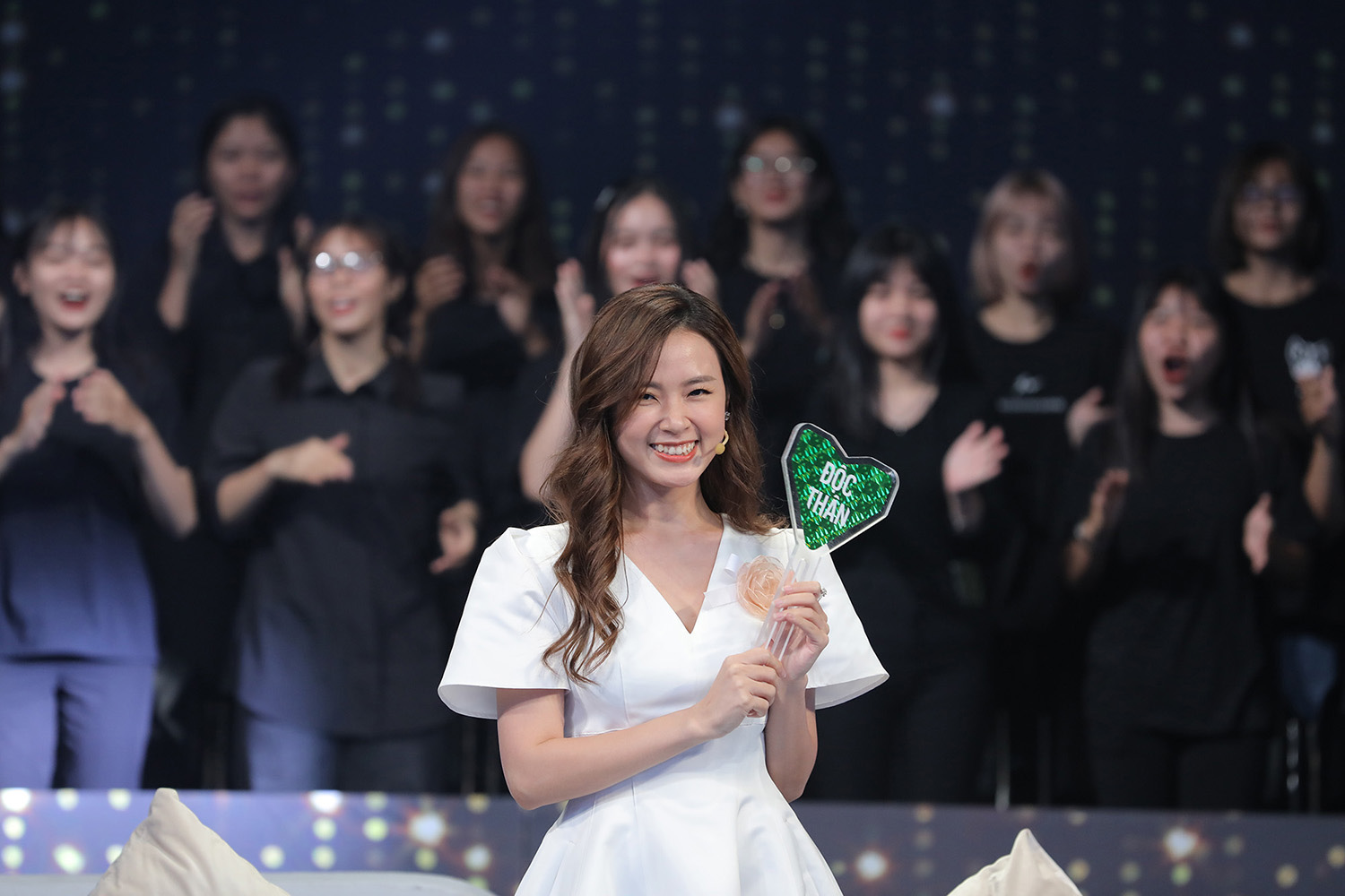 Midu lên tiếng về màn thả thính trai đẹp Người ấy là ai: 'Mạnh miệng thể hiện vậy thôi chứ trong dạ lại chẳng nghĩ gì - 1 Midu lên tiếng về màn thả thính trai đẹp Người ấy là ai: 'Mạnh miệng thể hiện vậy thôi chứ trong dạ lại chẳng nghĩ gì - 1
