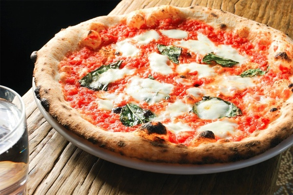 Vì sao khi ăn pizza ở Ý, nhà hàng không bao giờ cắt sẵn cho khách? - 3 Vì sao khi ăn pizza ở Ý, nhà hàng không bao giờ cắt sẵn cho khách? - 3