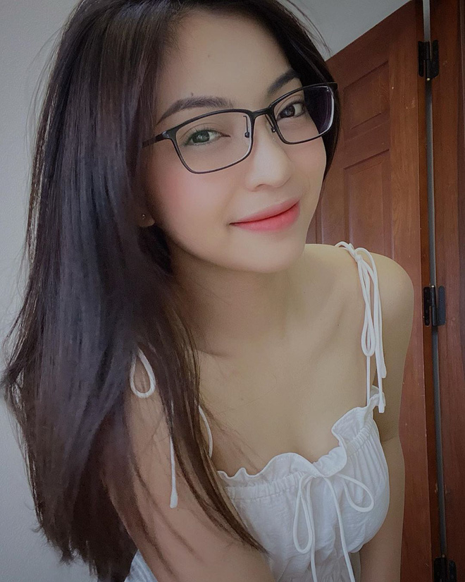 Những bóng hồng đi ngang cuộc đời Quang Hải: Từ hot girl, rich kid đến bà chủ Sài thành rồi cô chủ Hà thành, đủ cả! - 2 Những bóng hồng đi ngang cuộc đời Quang Hải: Từ hot girl, rich kid đến bà chủ Sài thành rồi cô chủ Hà thành, đủ cả! - 2