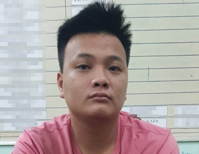 Lộ diện hàng loạt 'yêu râu xanh' lẻn vào trường học, sàm sỡ nữ sinh - 1 Lộ diện hàng loạt 'yêu râu xanh' lẻn vào trường học, sàm sỡ nữ sinh - 1