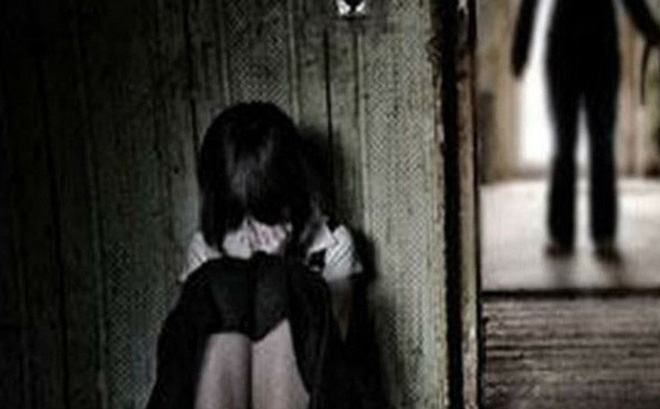 Lộ diện hàng loạt 'yêu râu xanh' lẻn vào trường học, sàm sỡ nữ sinh Lộ diện hàng loạt 'yêu râu xanh' lẻn vào trường học, sàm sỡ nữ sinh