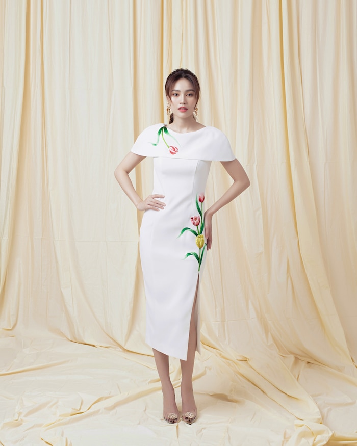 Ninh Dương Lan Ngọc khoe nhan sắc đẹp hút hồn khi diện sắc trắng tinh khôi - 3 Ninh Dương Lan Ngọc khoe nhan sắc đẹp hút hồn khi diện sắc trắng tinh khôi - 3