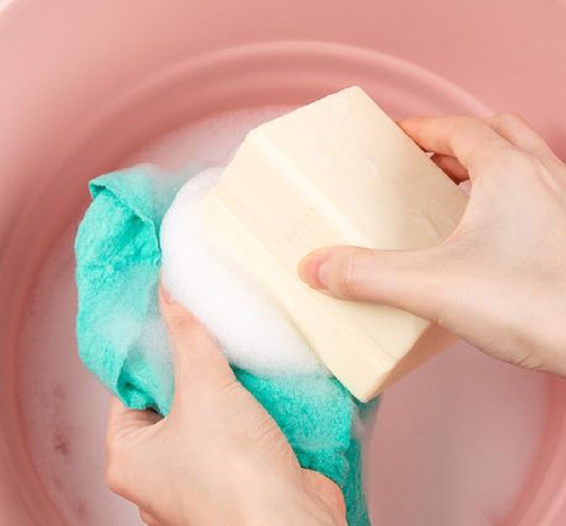 Tại sao xà phòng có thể làm sạch vết bẩn? Tại sao xà phòng có thể làm sạch vết bẩn?