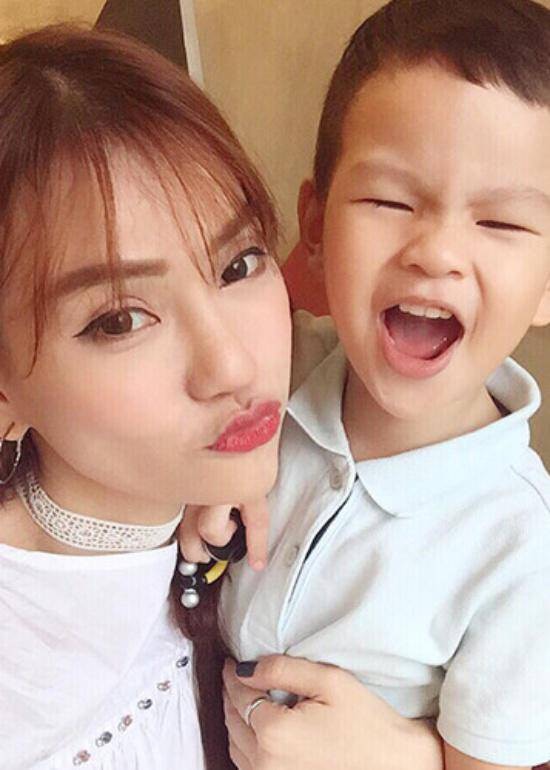 Thu Thủy bức xúc 'đăng đàn' tố đoàn phim Cát Phượng 'xài chùa' ca khúc không xin phép - 1 Thu Thủy bức xúc 'đăng đàn' tố đoàn phim Cát Phượng 'xài chùa' ca khúc không xin phép - 1
