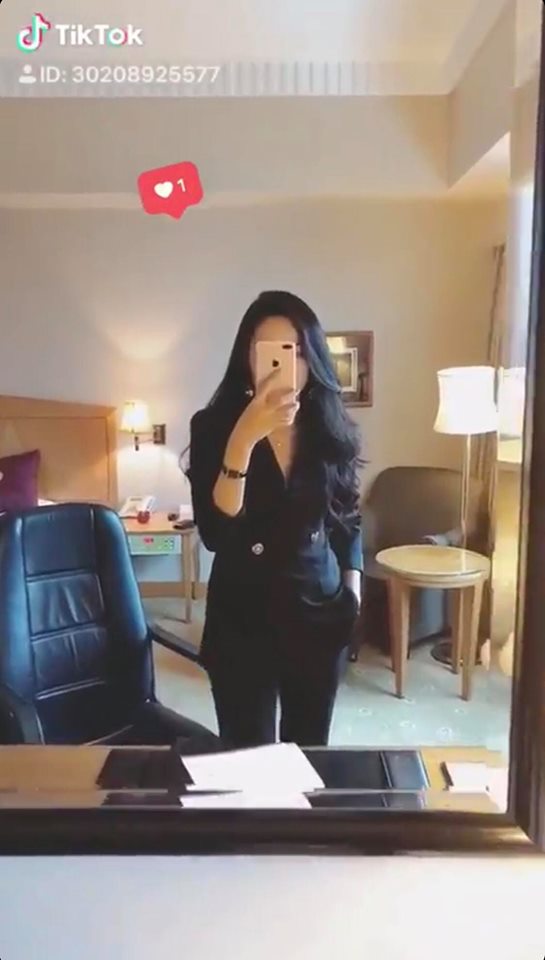 Vũ Thanh Quỳnh - nữ chính 'Người Ấy Là Ai' và tuyệt chiêu diện đồ công sở đẹp mỹ mãn cho dáng người đầy đặn Vũ Thanh Quỳnh - nữ chính 'Người Ấy Là Ai' và tuyệt chiêu diện đồ công sở đẹp mỹ mãn cho dáng người đầy đặn