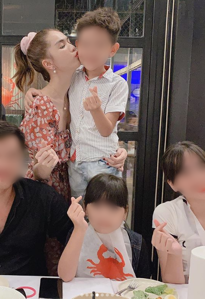 Mới khoe vòng eo 53, Ngọc Trinh lại lộ khoảnh khắc gầy gò mỏng đét, khác hẳn vẻ sexy trên ảnh - 3 Mới khoe vòng eo 53, Ngọc Trinh lại lộ khoảnh khắc gầy gò mỏng đét, khác hẳn vẻ sexy trên ảnh - 3