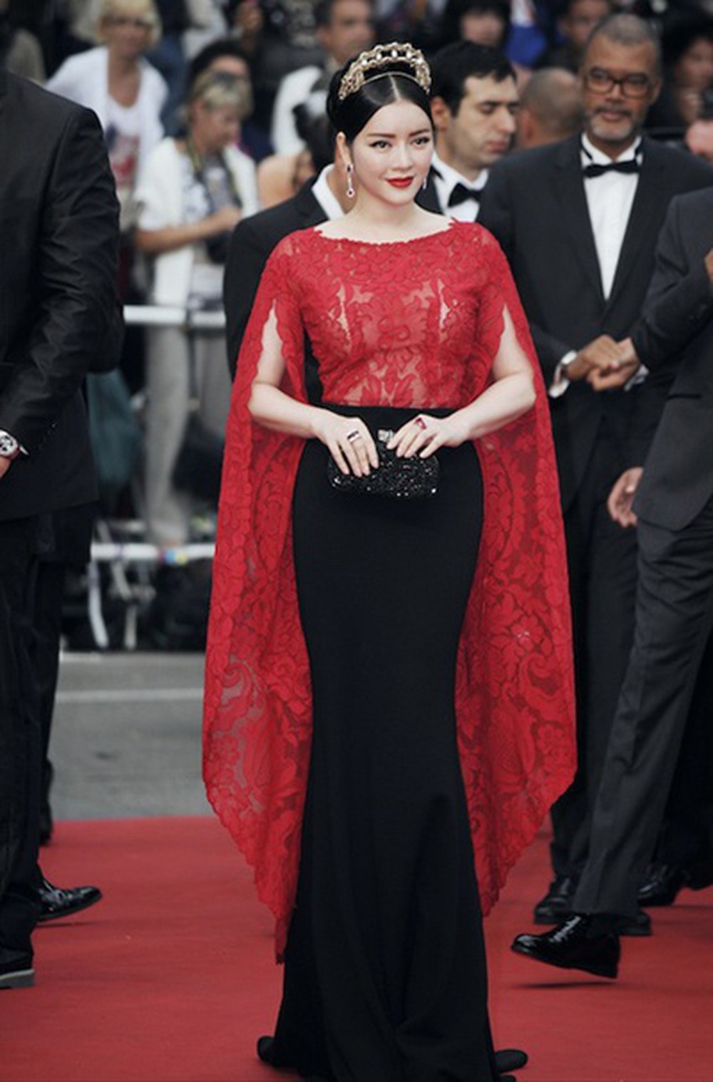 Lý Nhã Kỳ và những lần 'càn quét' thảm đỏ Cannes: Đẳng cấp chẳng kém sao quốc tế, 'gây sốt' nhất là màn đọ sắc bên Phạm Băng Băng - 13 Lý Nhã Kỳ và những lần 'càn quét' thảm đỏ Cannes: Đẳng cấp chẳng kém sao quốc tế, 'gây sốt' nhất là màn đọ sắc bên Phạm Băng Băng - 13